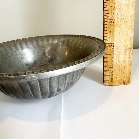 RWP Wilton Armetale Metal Small Bowl - Picture 4 of 5